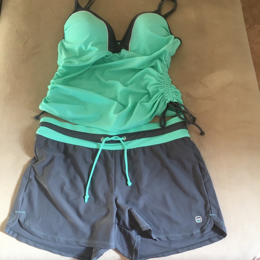 Brand new without tags Free Country bathing set